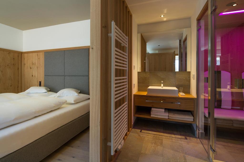 Moelgg Dolomites Residence St. Vigil Zimmer foto