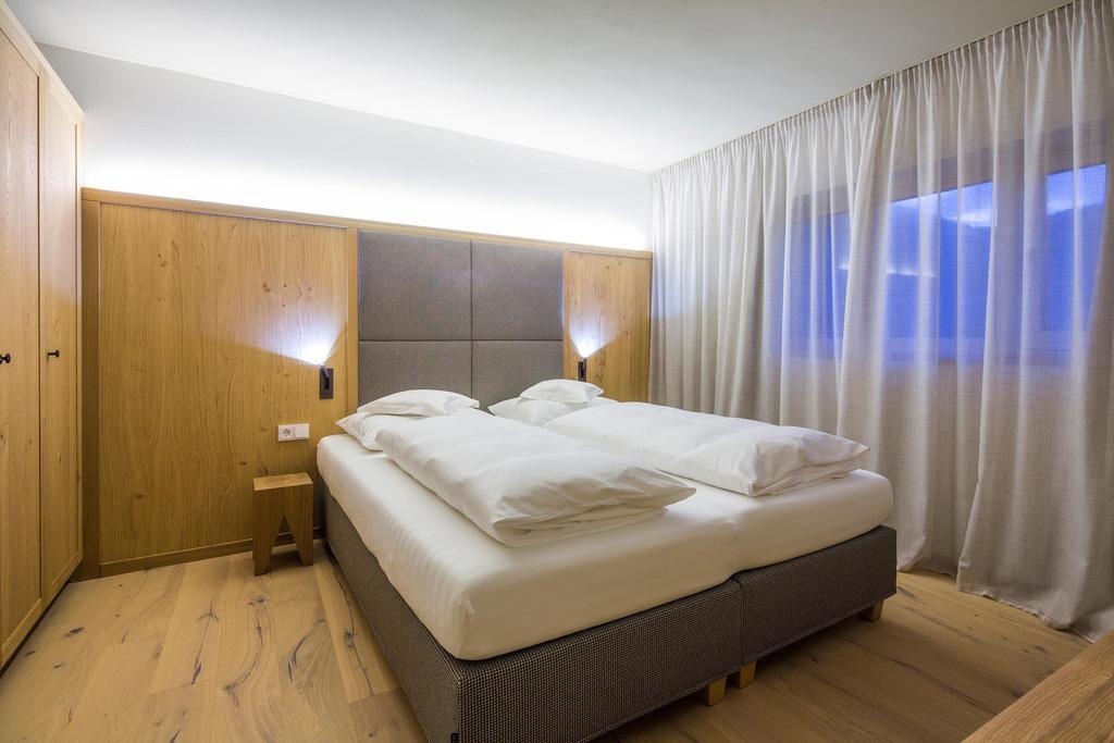 Moelgg Dolomites Residence St. Vigil Zimmer foto