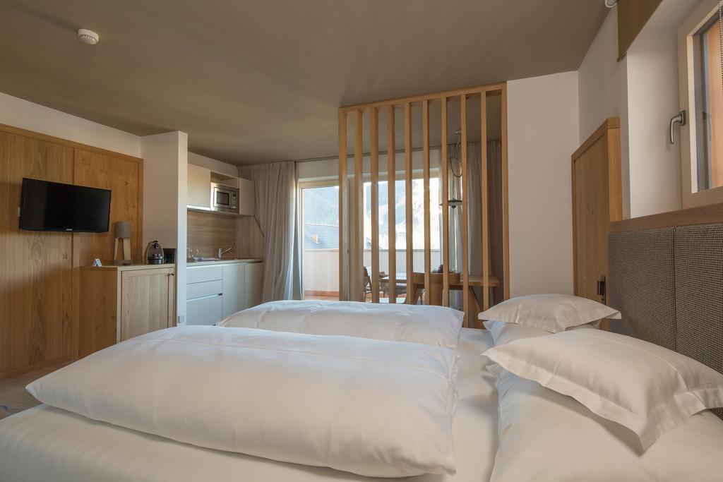 Moelgg Dolomites Residence St. Vigil Zimmer foto