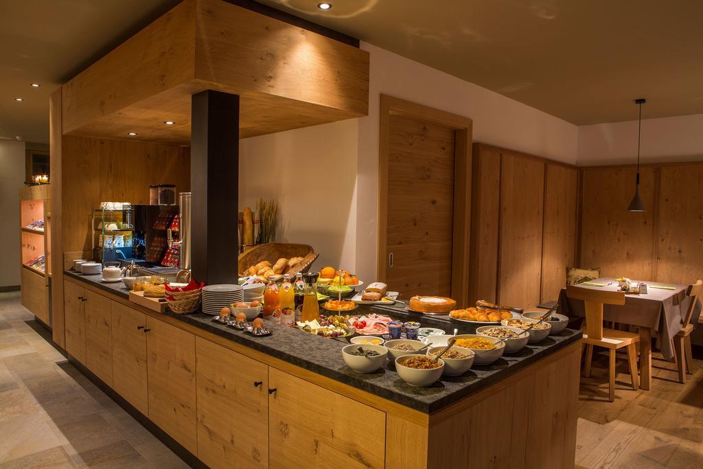 Moelgg Dolomites Residence St. Vigil Zimmer foto